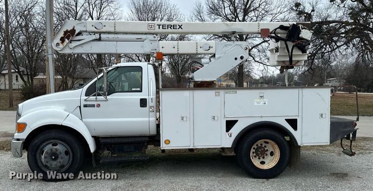 image for item OD9905 2007 Ford F650 Super Duty  bucket truck