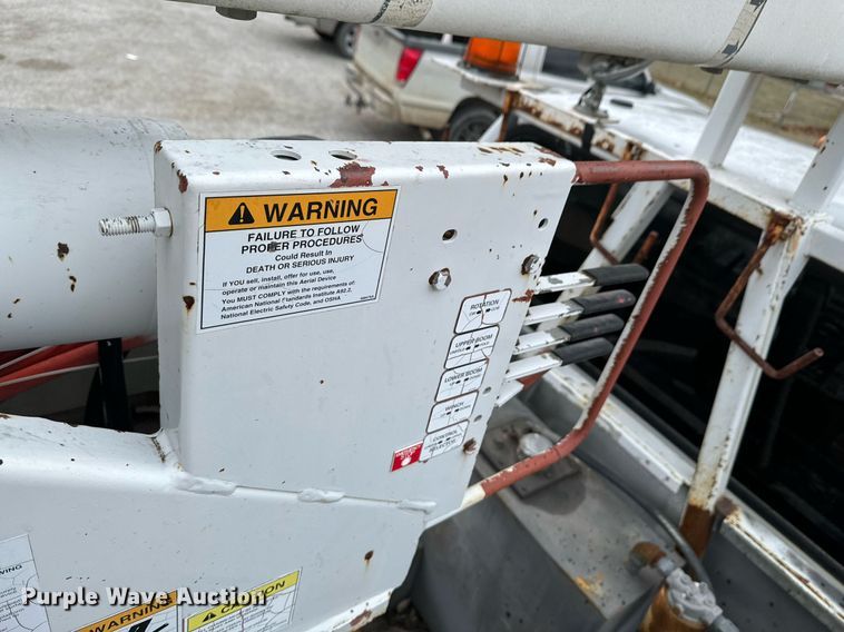 image for item OD9905 2007 Ford F650 Super Duty  bucket truck