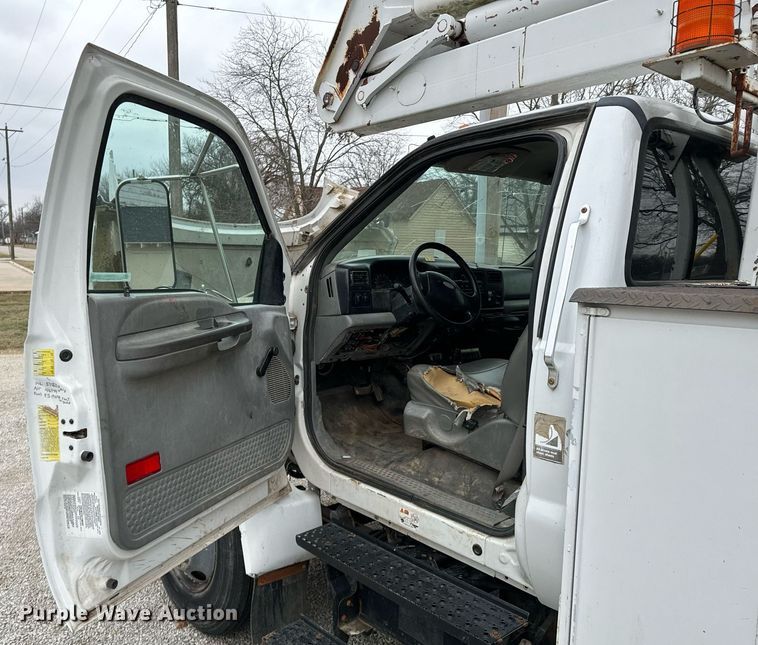 image for item OD9905 2007 Ford F650 Super Duty  bucket truck