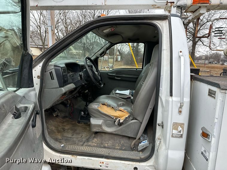 image for item OD9905 2007 Ford F650 Super Duty  bucket truck