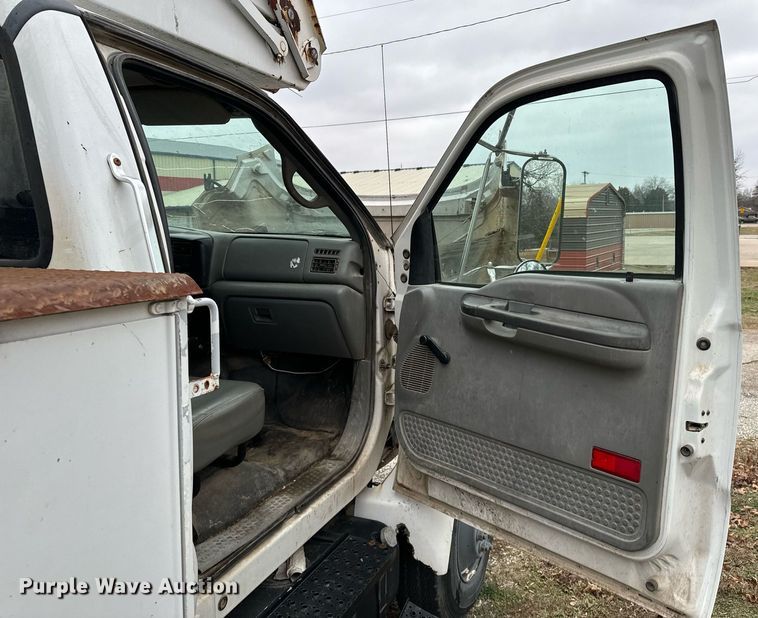 image for item OD9905 2007 Ford F650 Super Duty  bucket truck