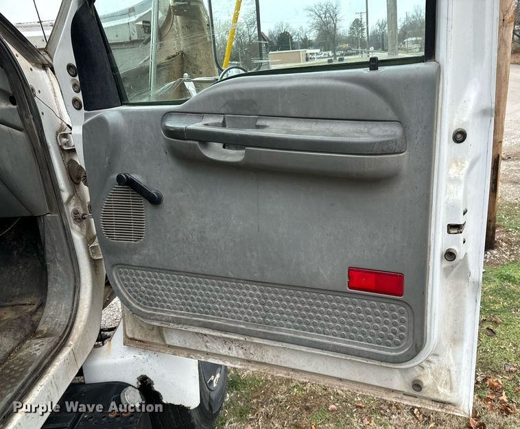 image for item OD9905 2007 Ford F650 Super Duty  bucket truck