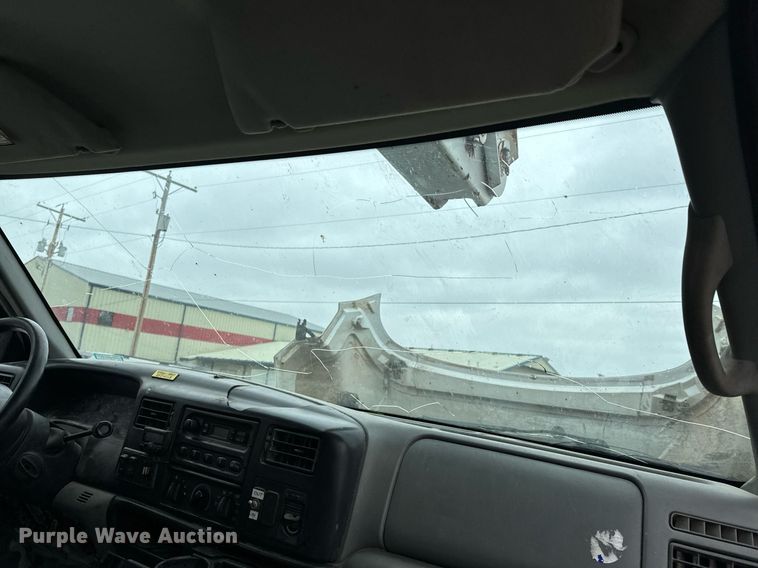 image for item OD9905 2007 Ford F650 Super Duty  bucket truck