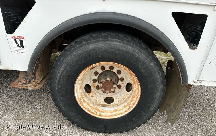 image for item OD9905 2007 Ford F650 Super Duty  bucket truck