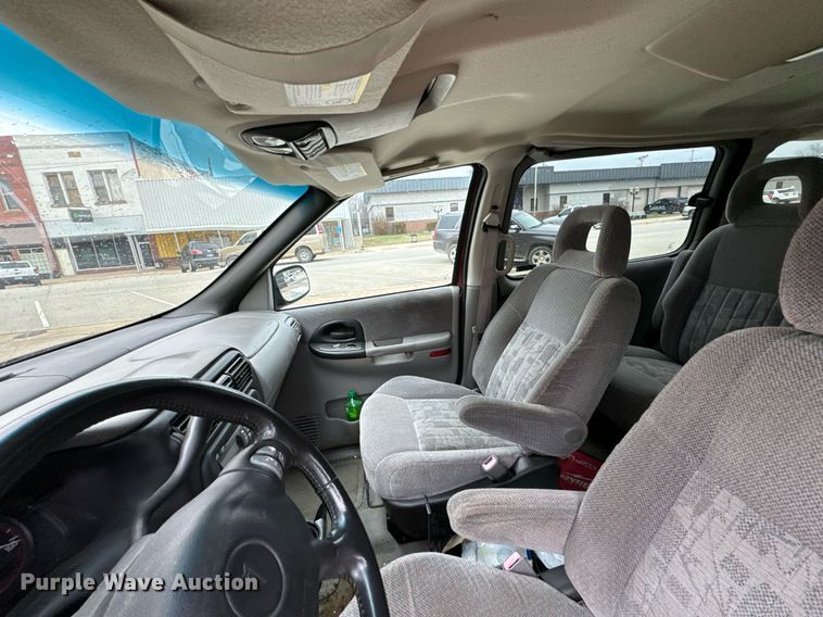 image for item OD9906 2002 Pontiac Montana  van