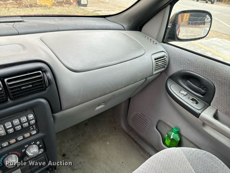 image for item OD9906 2002 Pontiac Montana  van