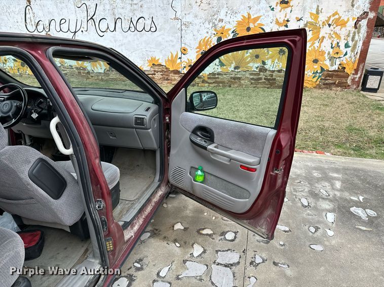 image for item OD9906 2002 Pontiac Montana  van