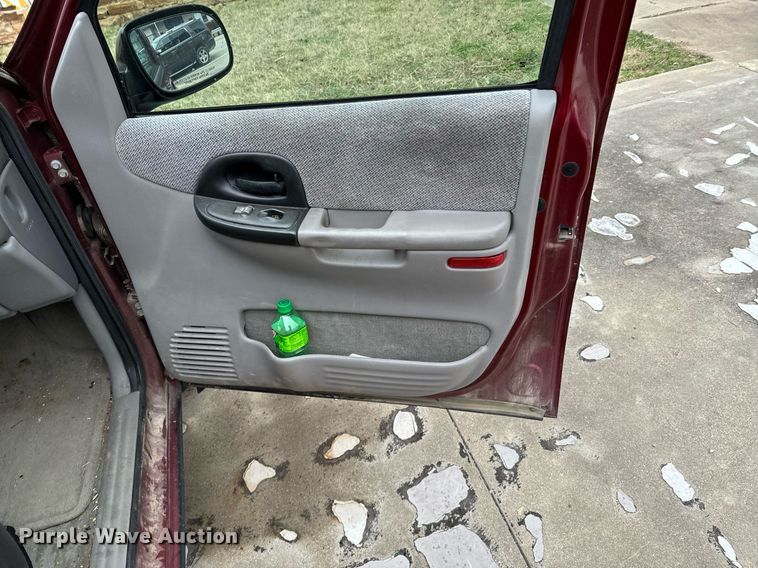 image for item OD9906 2002 Pontiac Montana  van