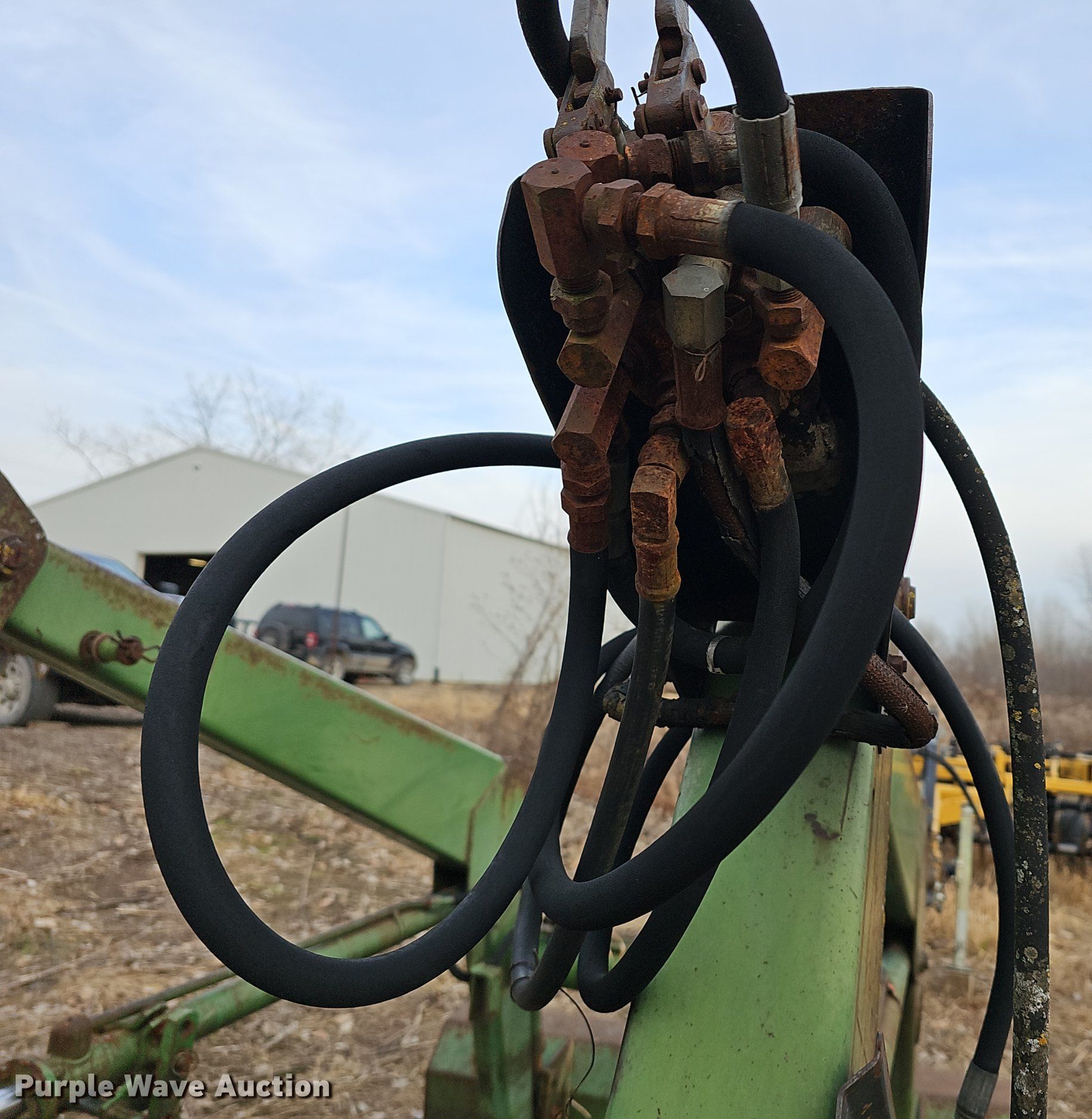John Deere 145 loader in Atchison, KS Item NE9322 for sale Purple Wave