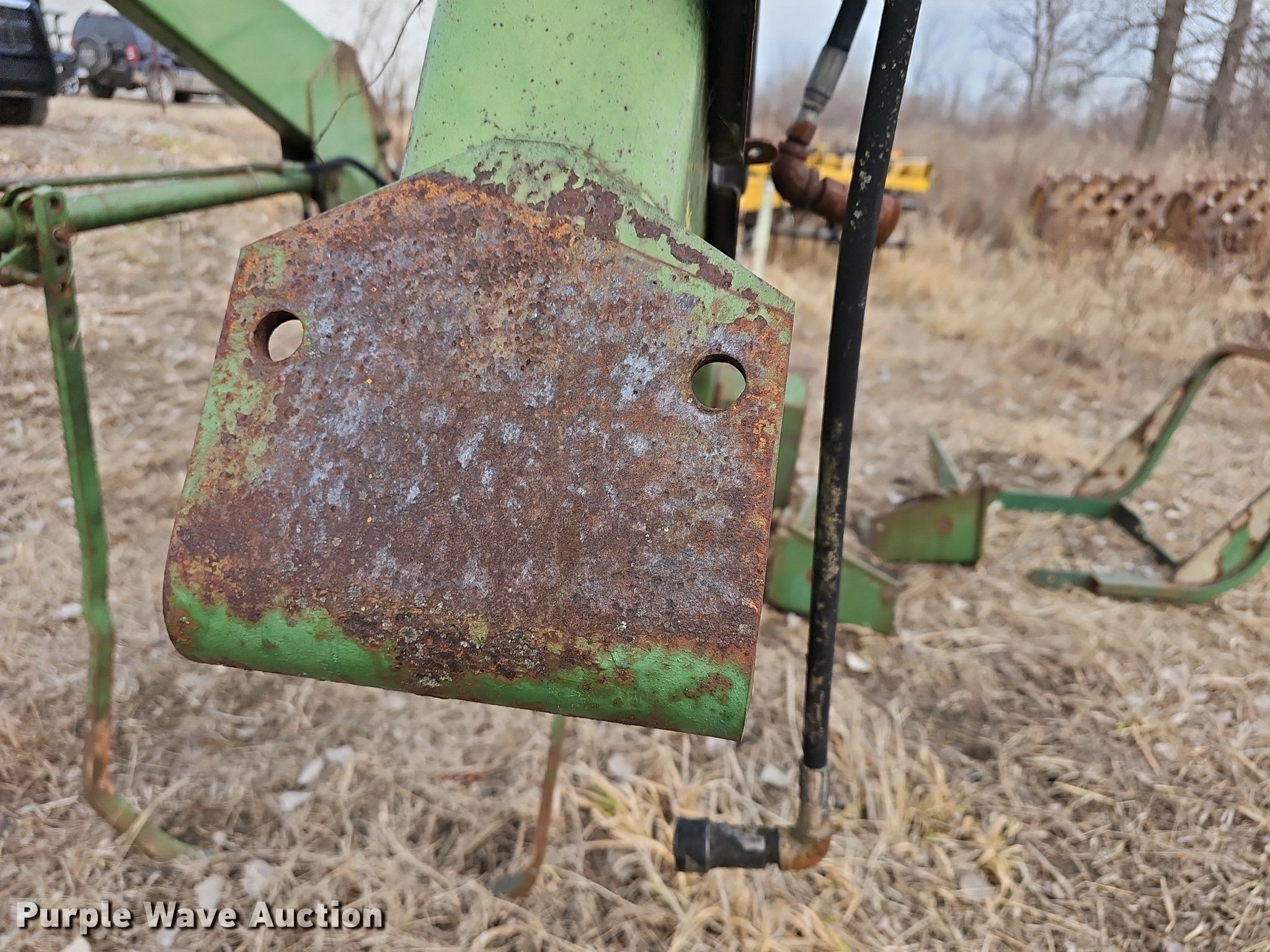 John Deere 145 loader in Atchison, KS Item NE9322 for sale Purple Wave
