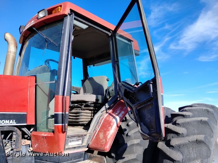 image for item DK8957 1995 Case IH 7220  MFWD tractor