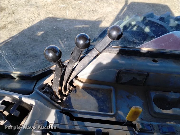 image for item DK8957 1995 Case IH 7220  MFWD tractor