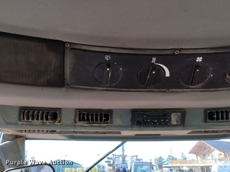 image for item DK8957 1995 Case IH 7220  MFWD tractor