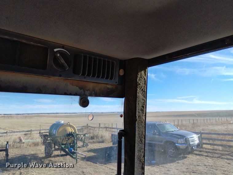 image for item DK8957 1995 Case IH 7220  MFWD tractor