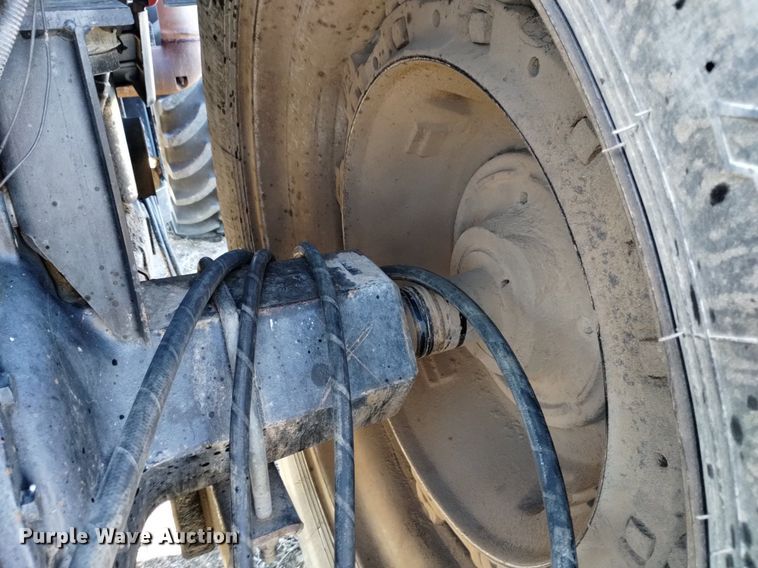 image for item DK8957 1995 Case IH 7220  MFWD tractor