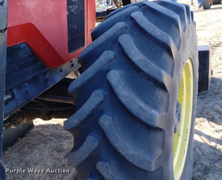 image for item DK8957 1995 Case IH 7220  MFWD tractor