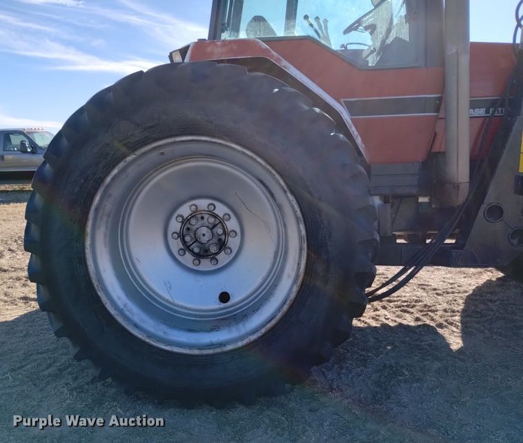 image for item DK8957 1995 Case IH 7220  MFWD tractor