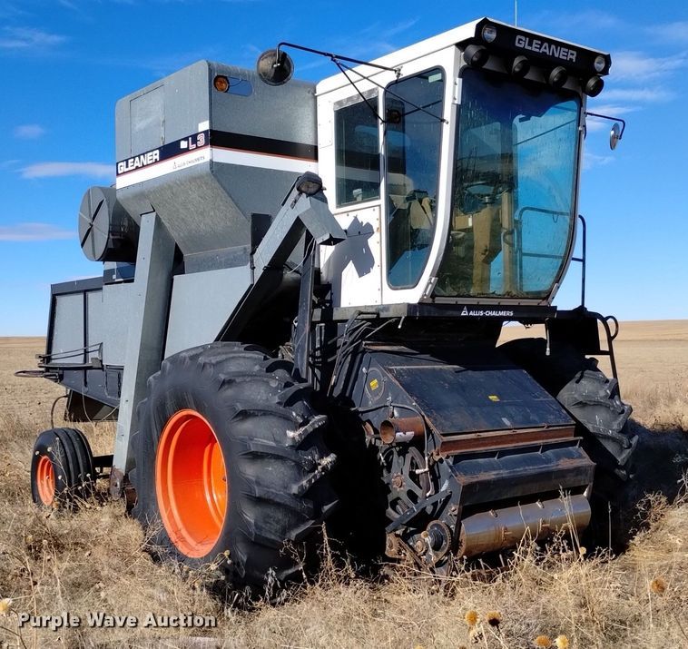image for item DK8964 Gleaner L3  combine