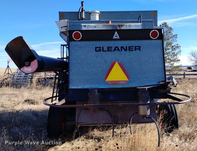image for item DK8964 Gleaner L3  combine
