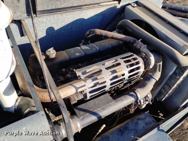 image for item DK8964 Gleaner L3  combine