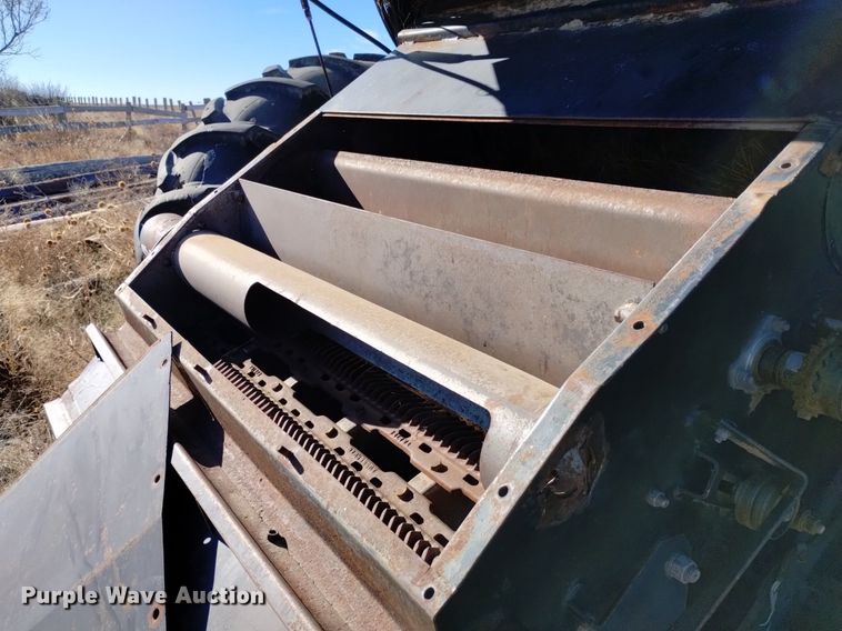 image for item DK8964 Gleaner L3  combine