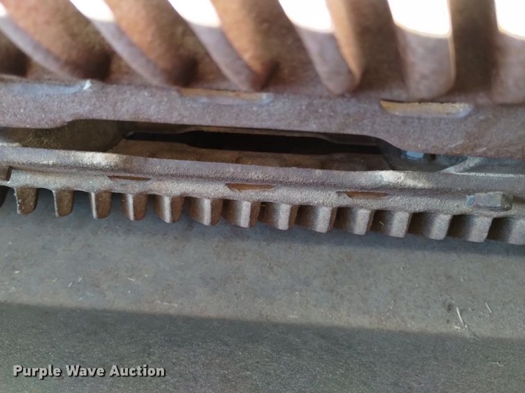 image for item DK8964 Gleaner L3  combine