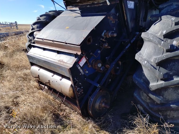 image for item DK8964 Gleaner L3  combine