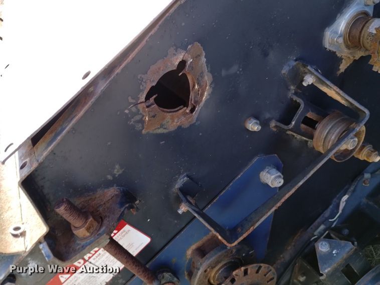 image for item DK8964 Gleaner L3  combine