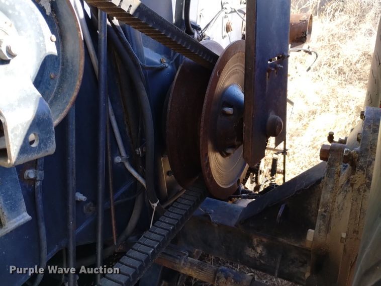 image for item DK8964 Gleaner L3  combine