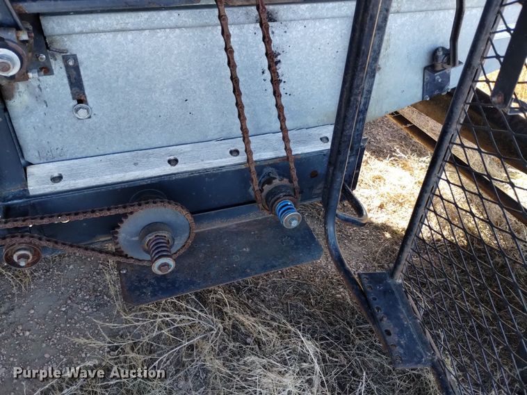 image for item DK8964 Gleaner L3  combine