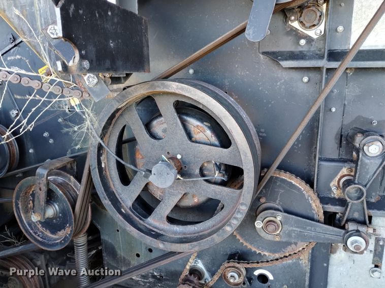 image for item DK8964 Gleaner L3  combine