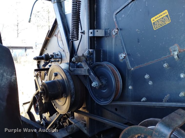 image for item DK8964 Gleaner L3  combine