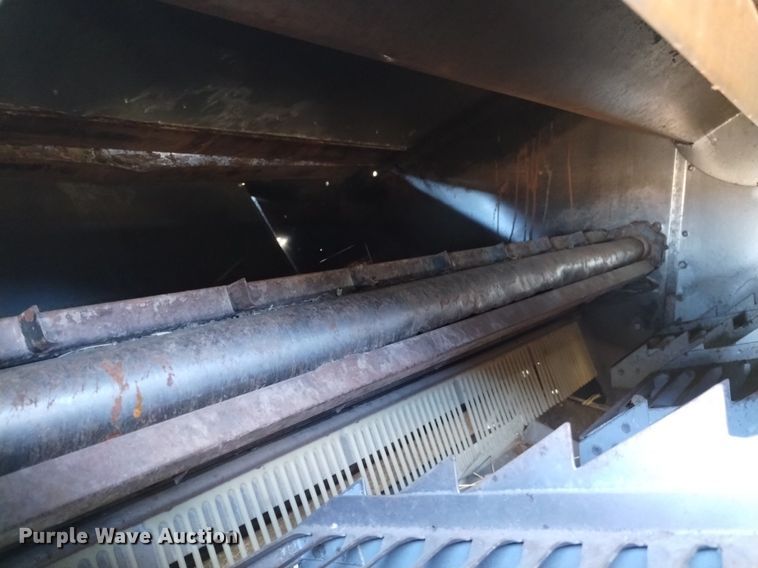 image for item DK8964 Gleaner L3  combine