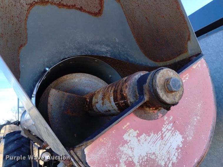 image for item DK8964 Gleaner L3  combine