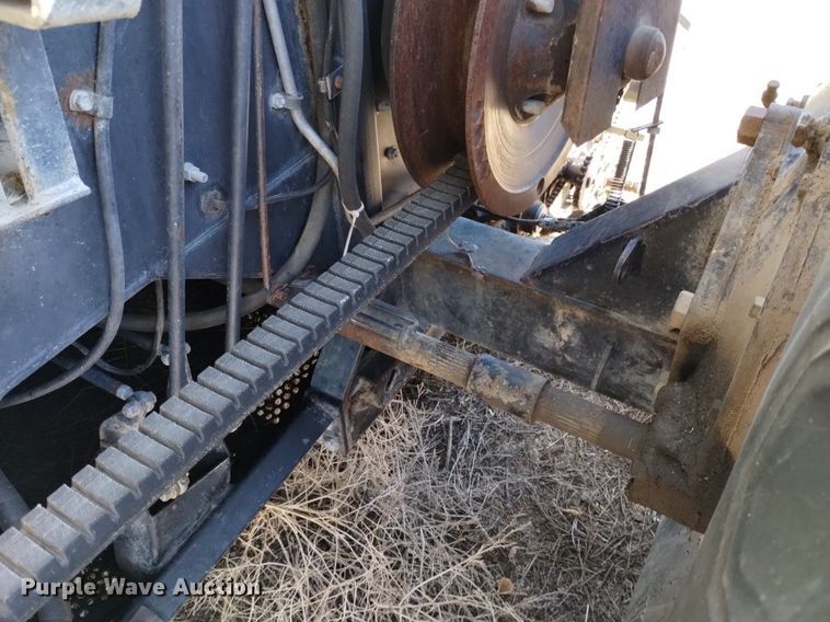 image for item DK8964 Gleaner L3  combine