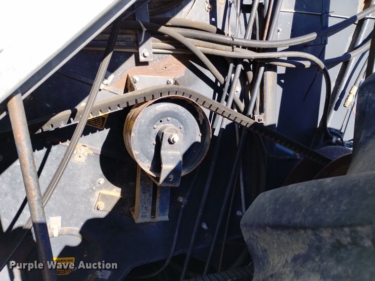 image for item DK8964 Gleaner L3  combine