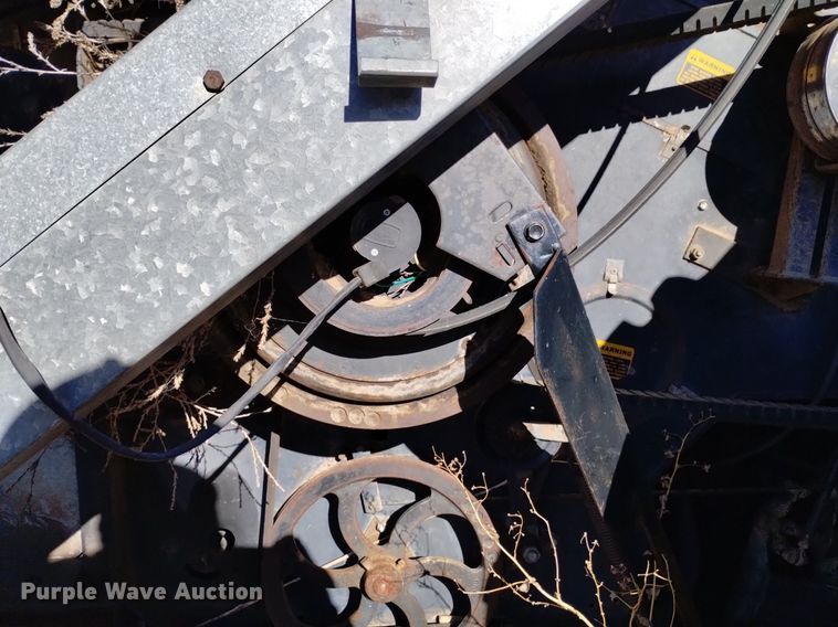 image for item DK8964 Gleaner L3  combine