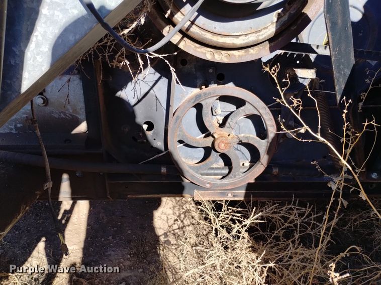 image for item DK8964 Gleaner L3  combine