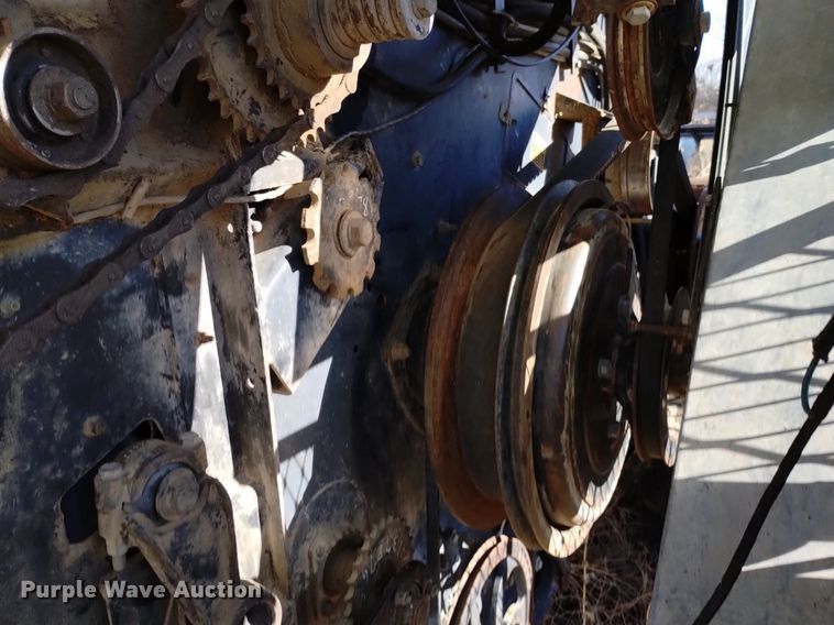 image for item DK8964 Gleaner L3  combine