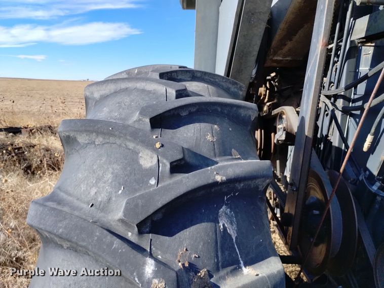 image for item DK8964 Gleaner L3  combine