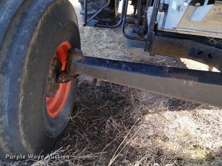 image for item DK8964 Gleaner L3  combine