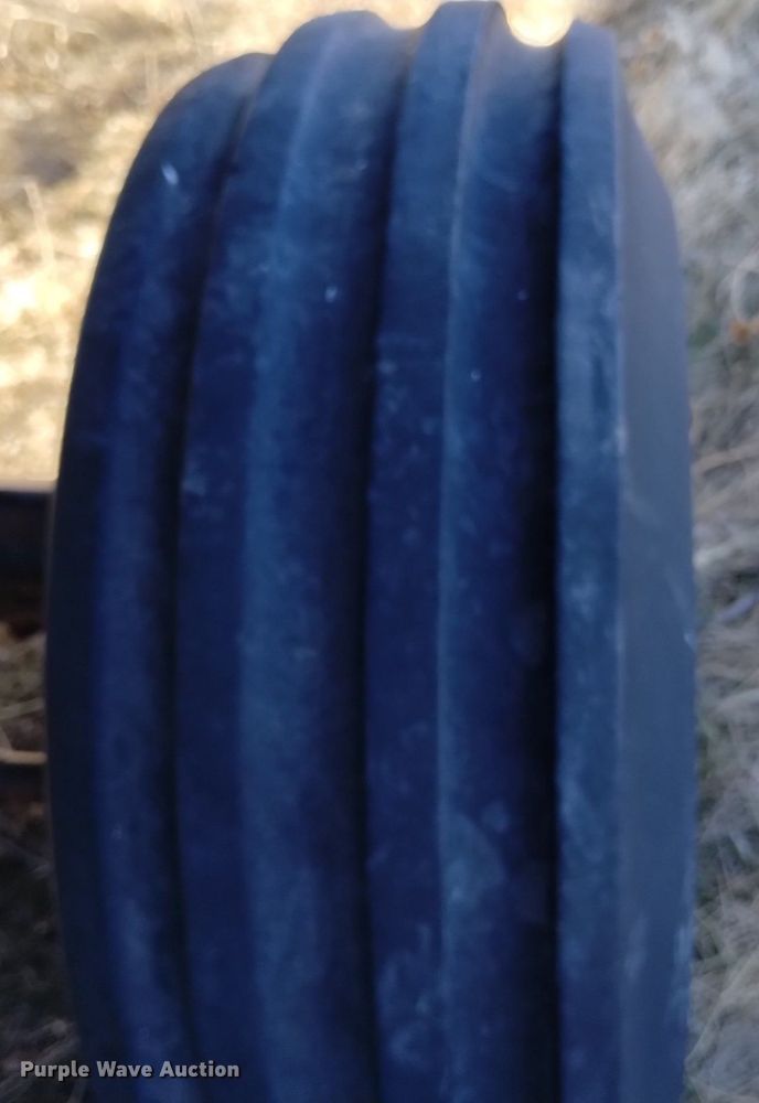 image for item DK8964 Gleaner L3  combine