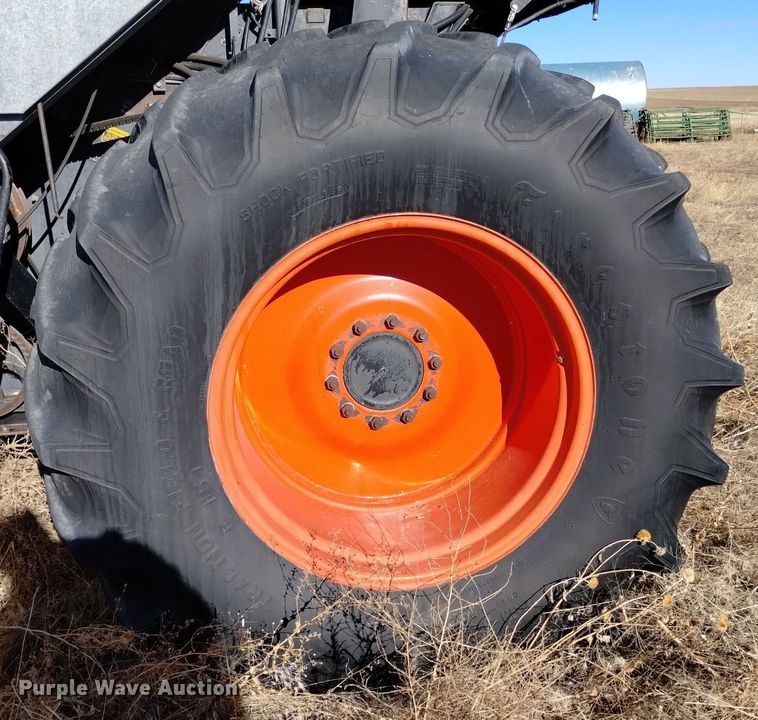 image for item DK8964 Gleaner L3  combine