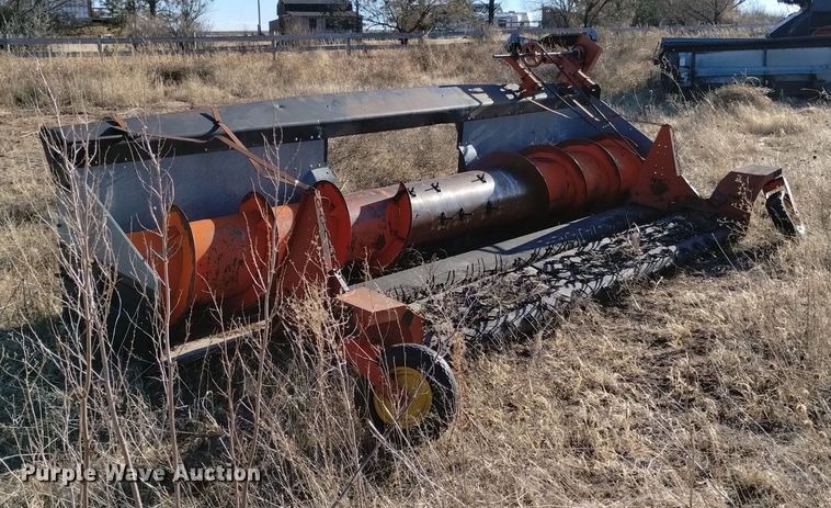 image for item DK8964 Gleaner L3  combine
