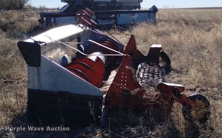 image for item DK8964 Gleaner L3  combine