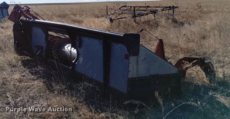 image for item DK8964 Gleaner L3  combine