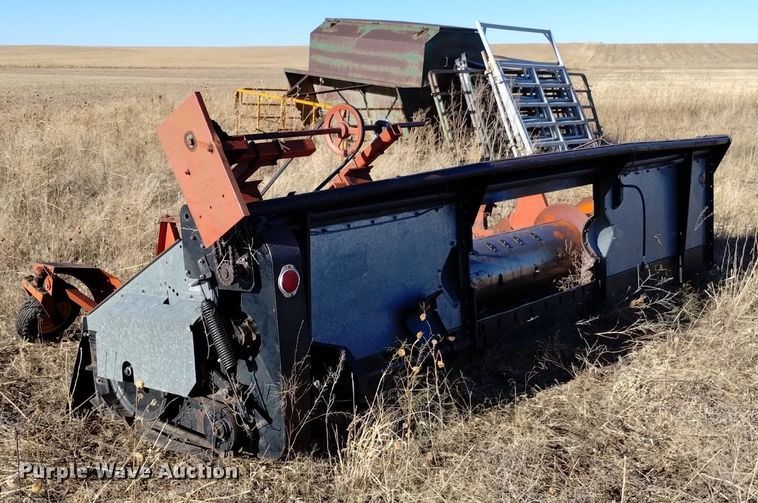 image for item DK8964 Gleaner L3  combine