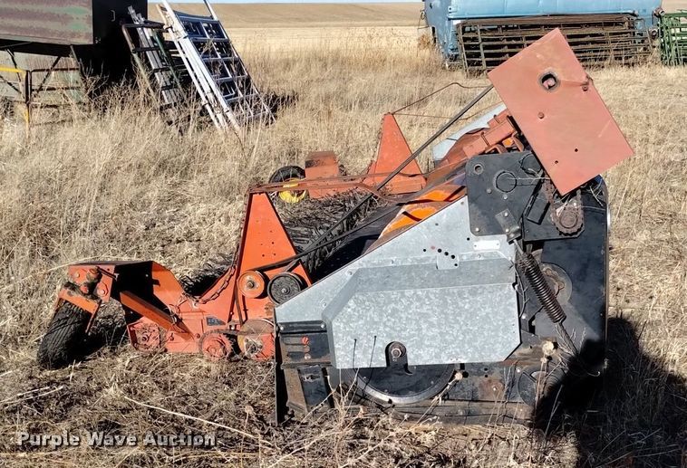 image for item DK8964 Gleaner L3  combine