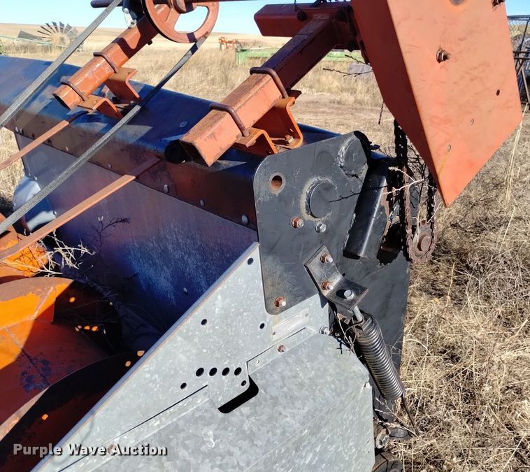 image for item DK8964 Gleaner L3  combine