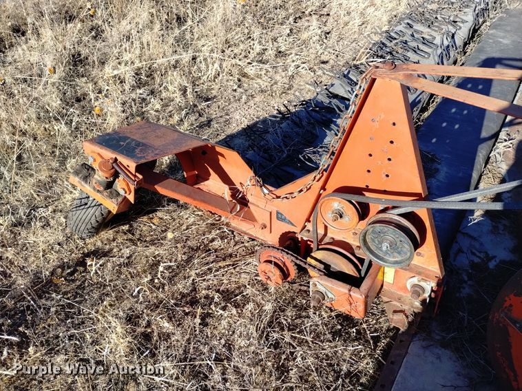 image for item DK8964 Gleaner L3  combine